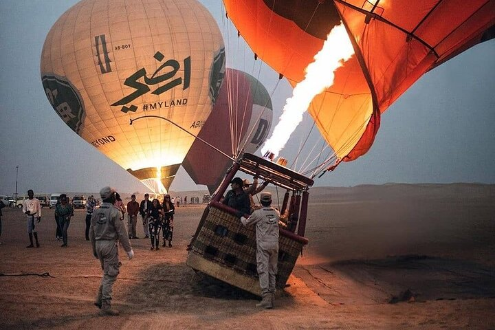 Standard Enjoy Dubai Hot Air Balloon Views From Dubai - Photo 1 of 12